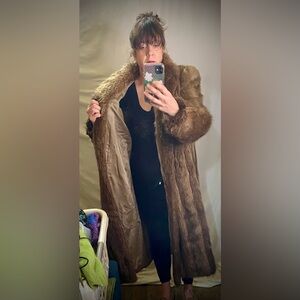 Elegant Brown Beaver Fur Coat